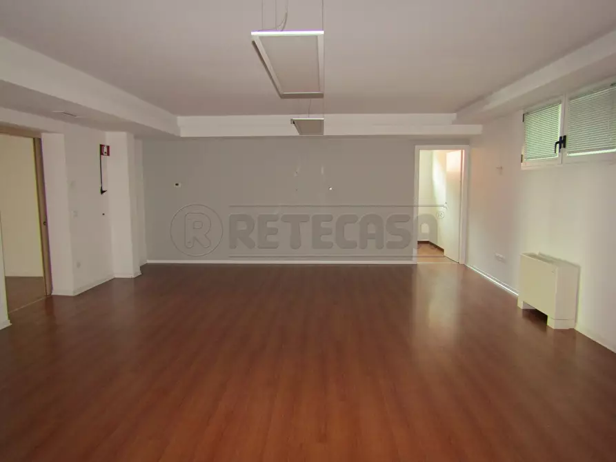 Immagine 3 di Attività artigianale in affitto  a Borgoricco