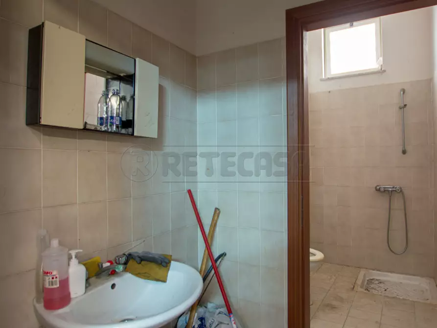 Immagine 5 di Magazzino in vendita  in Alba Chiara a Messina