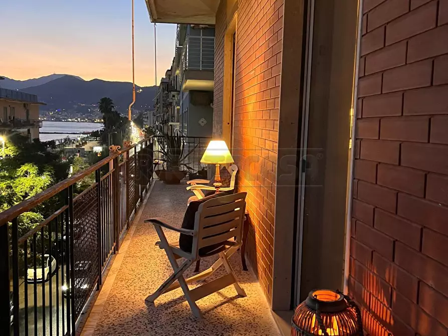 Immagine 42 di Quadrilocale in affitto  in Lungomare Cristoforo Colombo 39 a Salerno