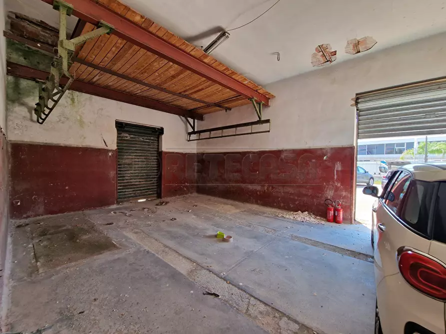 Immagine 34 di Laboratorio in vendita  in Via Neviano 37 a Seclì