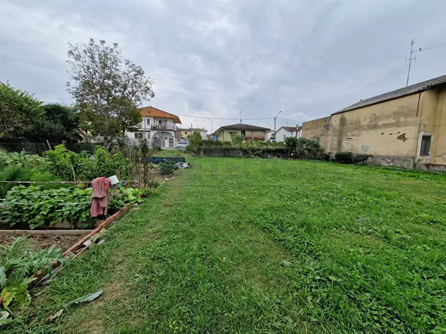 Immagine 9 di Terreno industriale in vendita  in Viale Europa a Acquanegra Cremonese