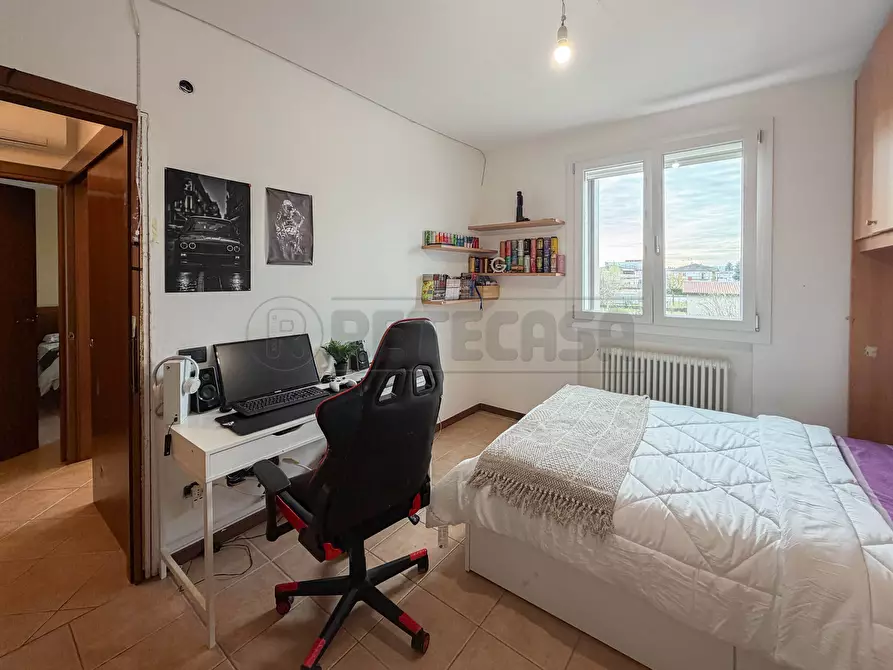 Immagine 23 di Bilocale in vendita  in Via Marinai d'Italia a Creazzo