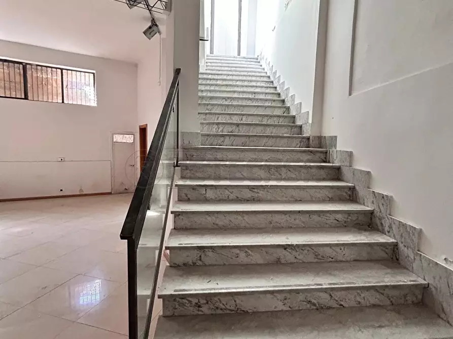Immagine 6 di Locale commerciale in vendita  in Via Pier Maria Rosso di San Secondo 107 a Caltanissetta