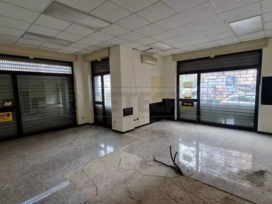 Immagine 5 di Locale commerciale in affitto  a Mercato San Severino