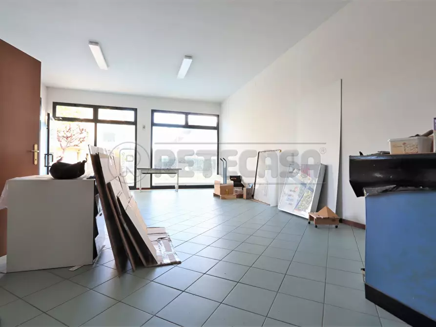 Immagine 6 di Locale commerciale in vendita  in Via Chiesa Nuova a Longare