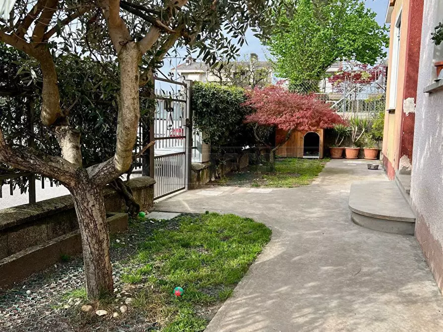 Immagine 3 di Casa semindipendente in vendita  in Via Borgo a Montecchio Maggiore