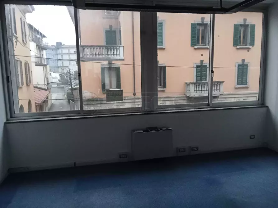 Immagine 5 di Ufficio in affitto  a Bergamo