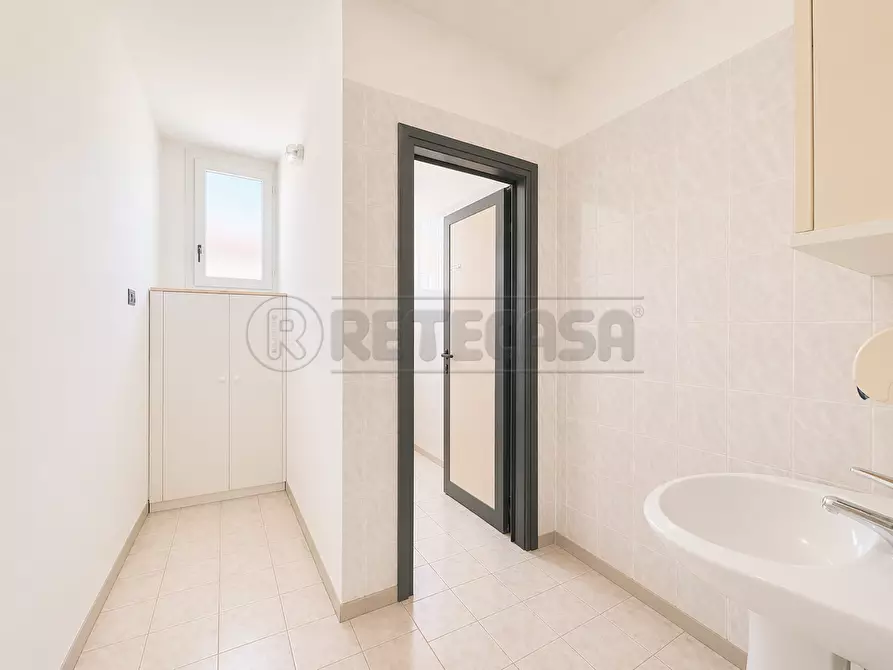 Immagine 17 di Ufficio in affitto  in Via dei Colli 33 a Padova