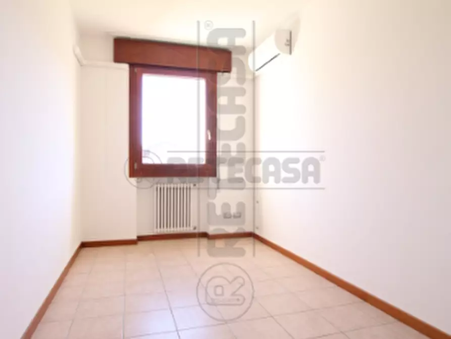 Immagine 7 di Bilocale in vendita  in Via Giovanni Falcone a Barbarano Mossano