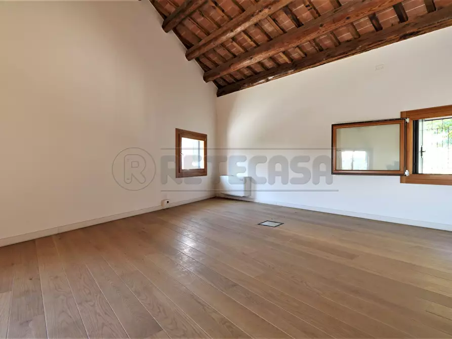 Immagine 28 di Ufficio in vendita  a Vicenza