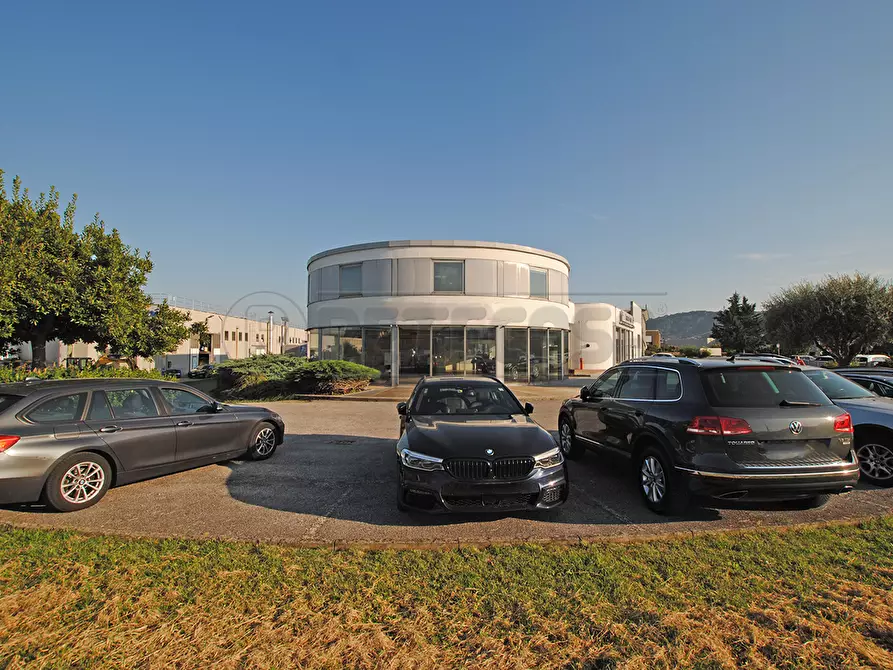 Immagine 5 di Locale commerciale in vendita  in Via del Lavoro 1 a Arzignano