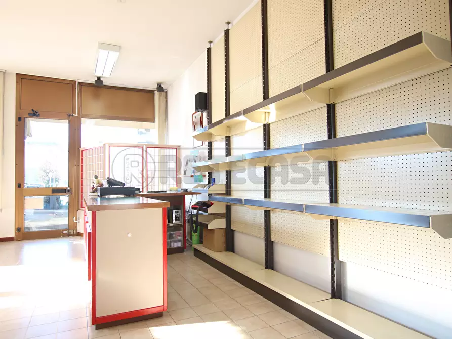 Immagine 9 di Locale commerciale in vendita  in Via Gaetano Salvemini 65 a Vicenza