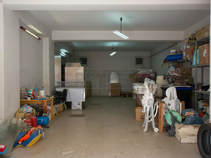 Immagine 7 di Magazzino in vendita  in Alba Chiara a Messina