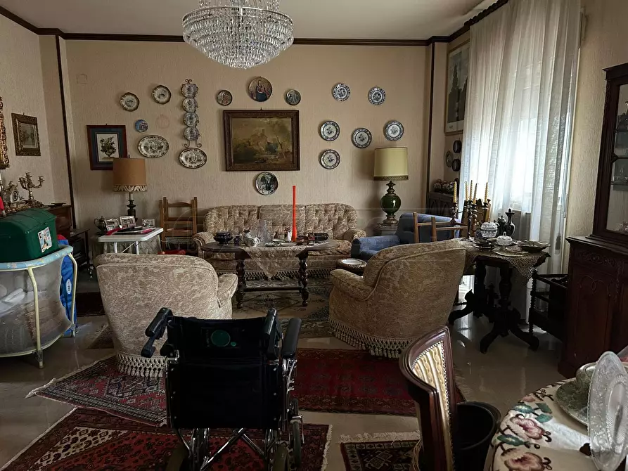 Immagine 2 di Pentalocale in vendita  in Via Malta 73 a Caltanissetta