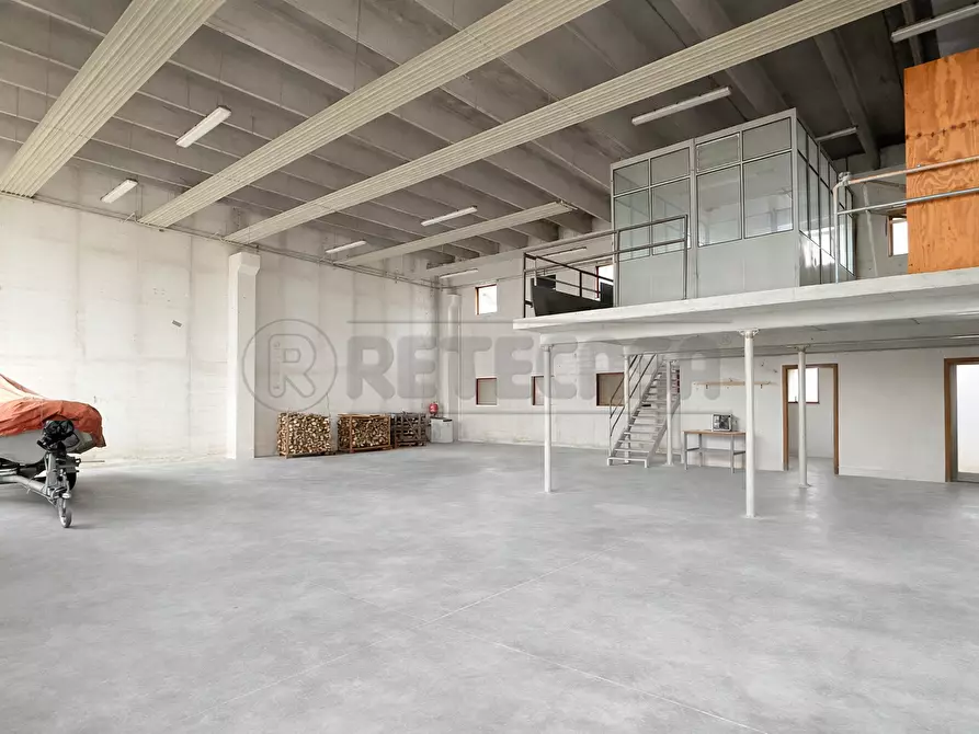 Immagine 1 di Capannone industriale in affitto  in Via Tribolo a Torri Di Quartesolo