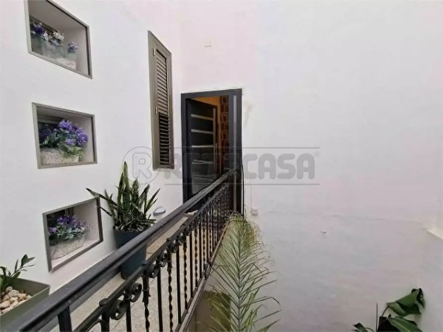Immagine 11 di Bilocale in vendita  in Via Roma SNC a Marsala