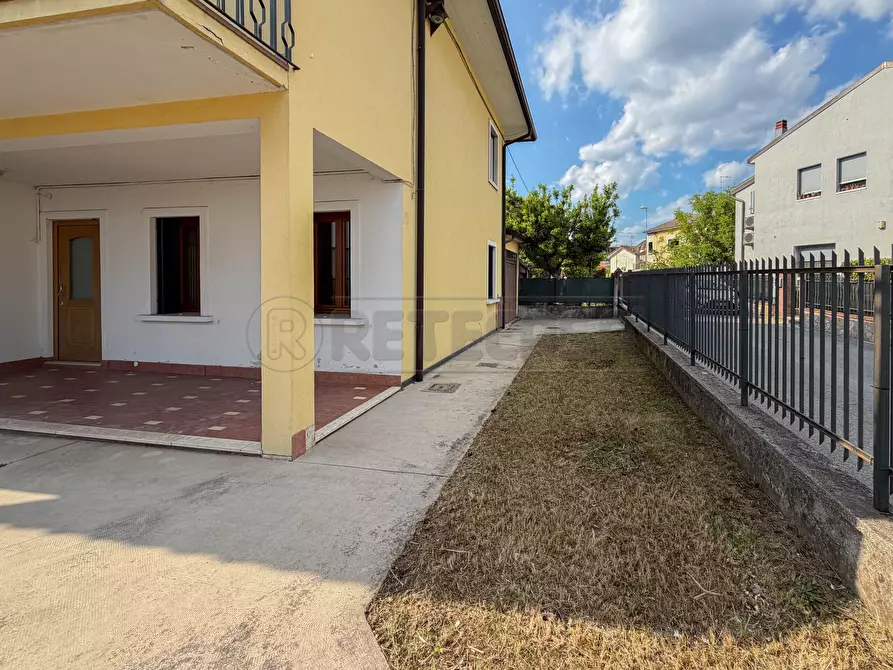 Immagine 29 di Appartamento in vendita  in Via Brenta a Creazzo