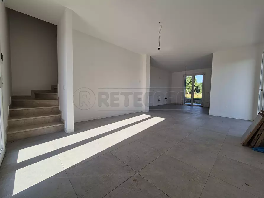 Immagine 1 di Villa in vendita  in Via Carbonera a Cremona