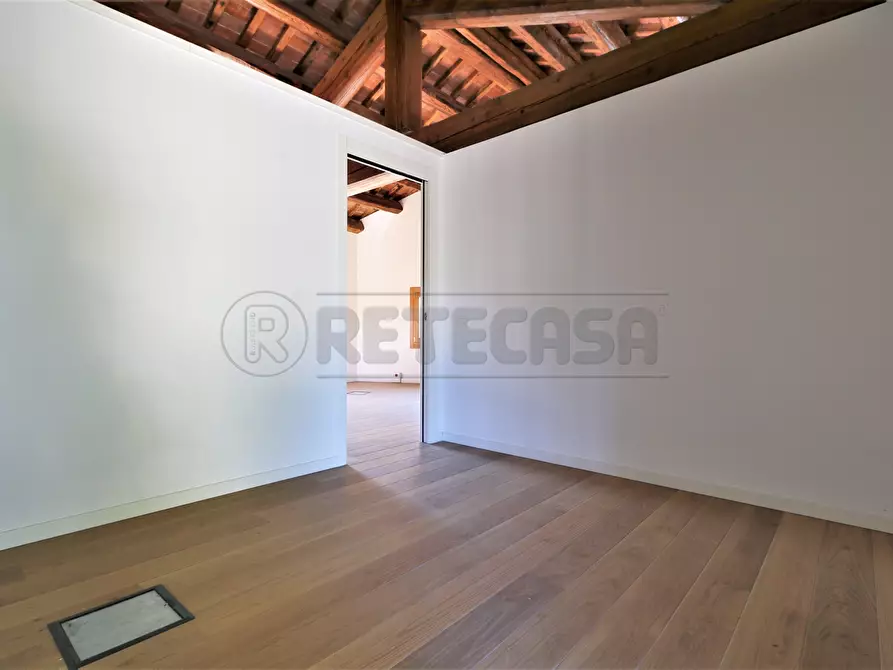 Immagine 25 di Ufficio in vendita  a Vicenza