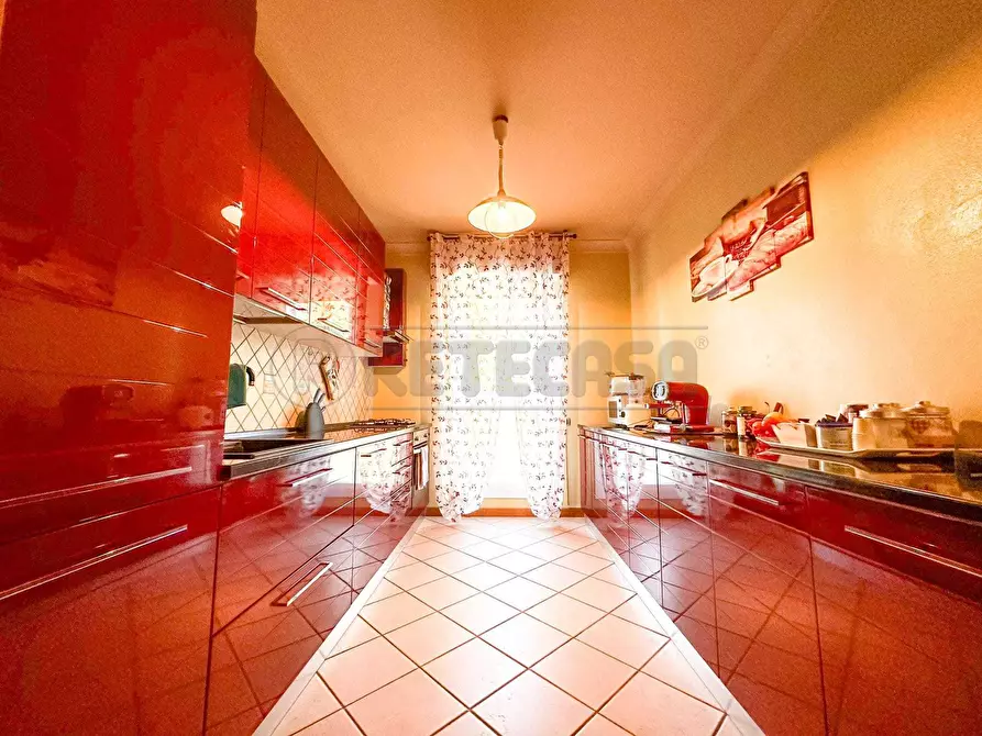 Immagine 2 di Quadrilocale in vendita  in Via Papa Giovanni XXIII a Desenzano Del Garda