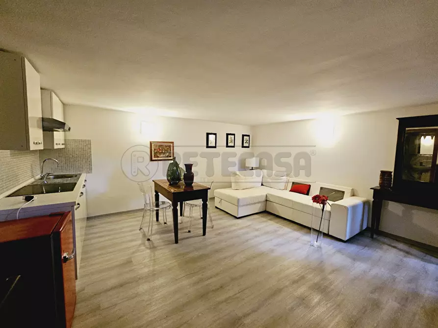 Immagine 14 di Villa in affitto  in Via 10 Giornate a Soiano Del Lago