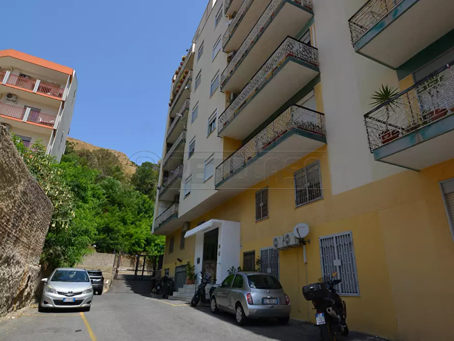 Immagine 1 di Quadrilocale in vendita  in Via Pietro Castelli 250 a Messina