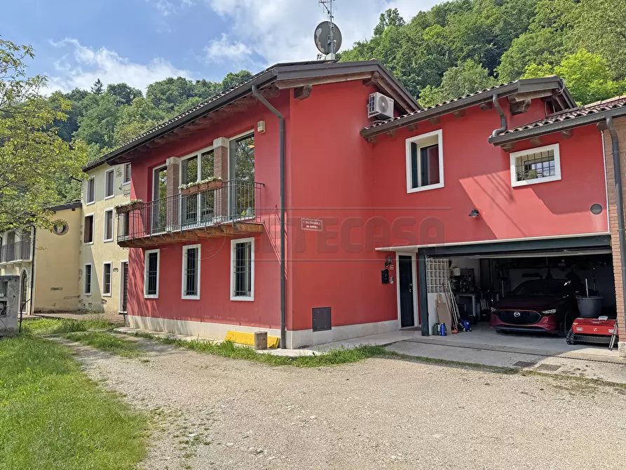 Immagine 1 di Casa semindipendente in vendita  in Contrada Figigola di Sopra 14/a a Valdagno