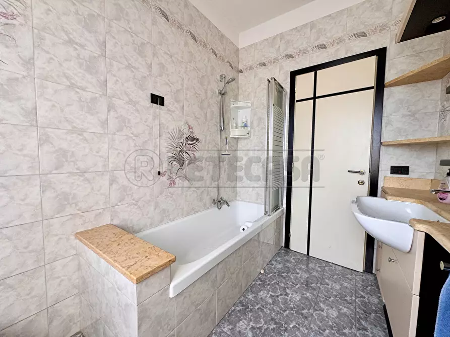 Immagine 47 di Appartamento in vendita  in Viale Stazione 48 a Brogliano