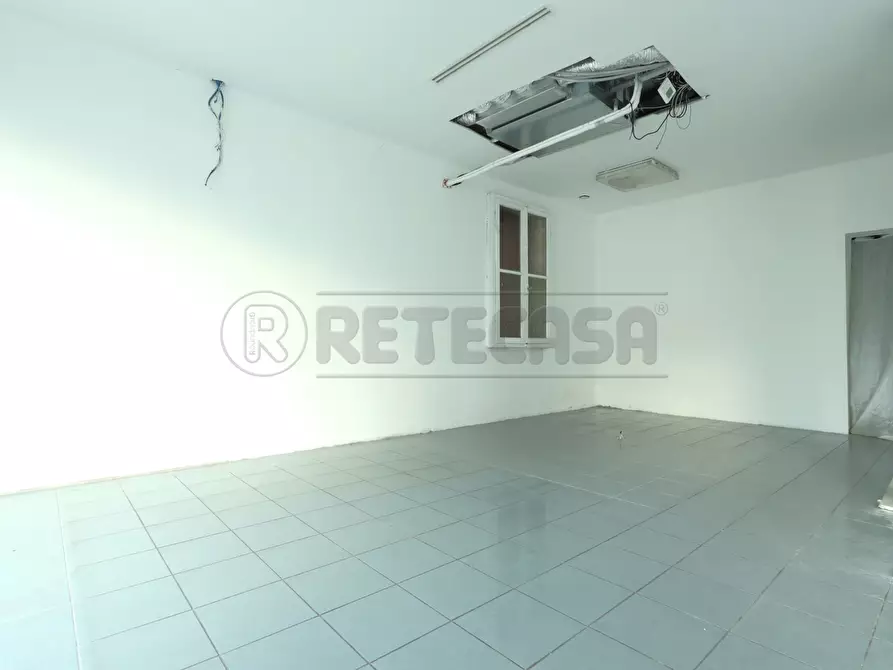 Immagine 6 di Locale commerciale in affitto  in Via Roma 90 a Longare