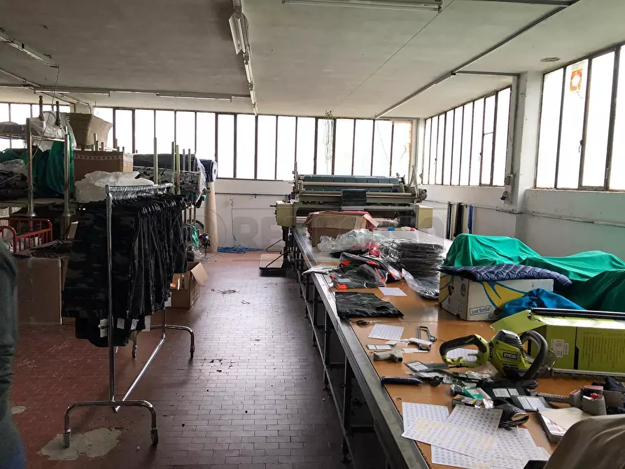 Immagine 6 di Attività artigianale in affitto  a Sorisole