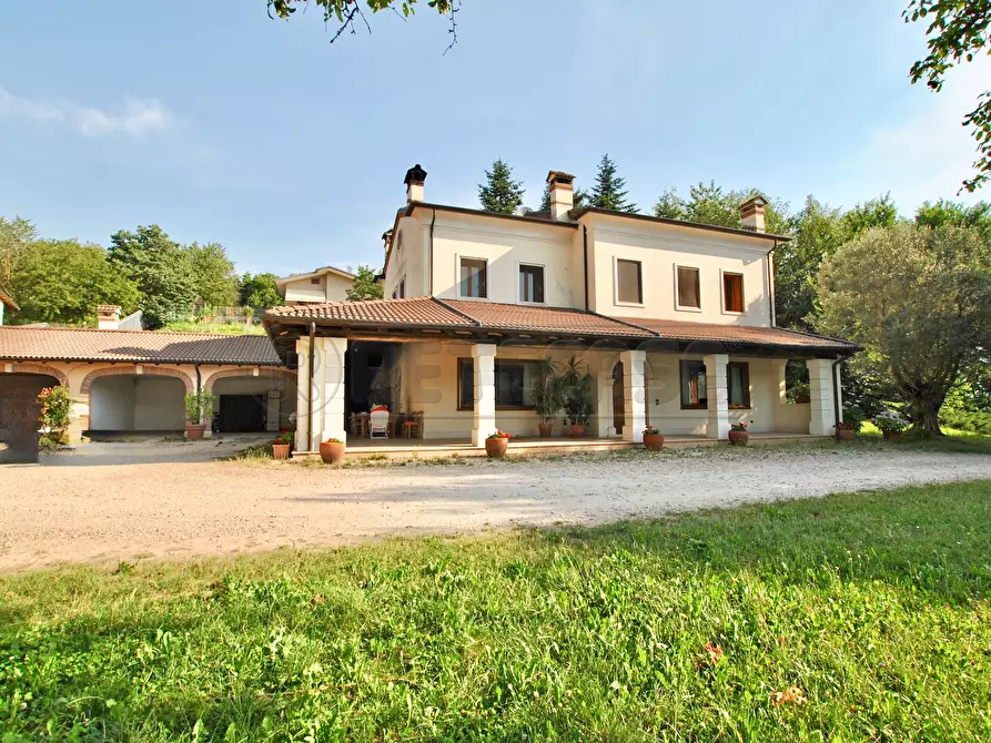 Immagine 3 di Villa in vendita  in Via Savegnago 1b a Cornedo Vicentino