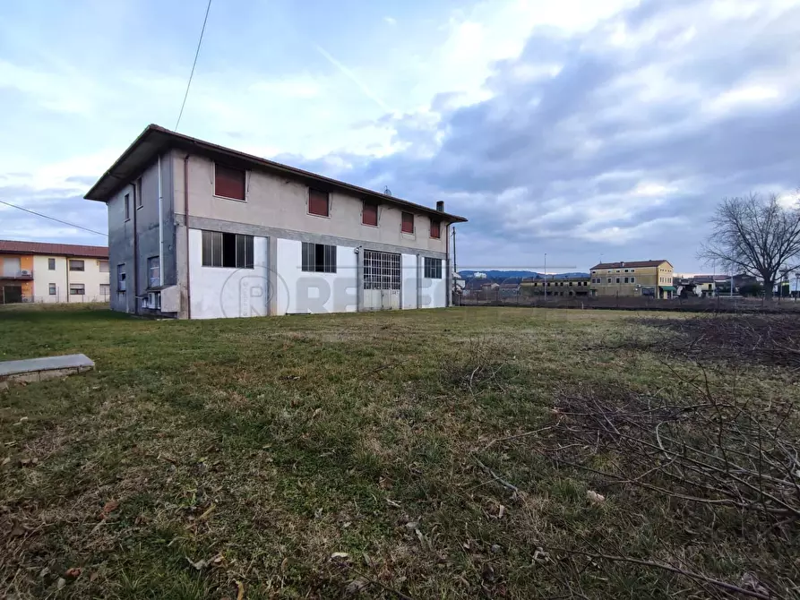 Immagine 4 di Palazzo in vendita  in via veneto 80 a Sarego