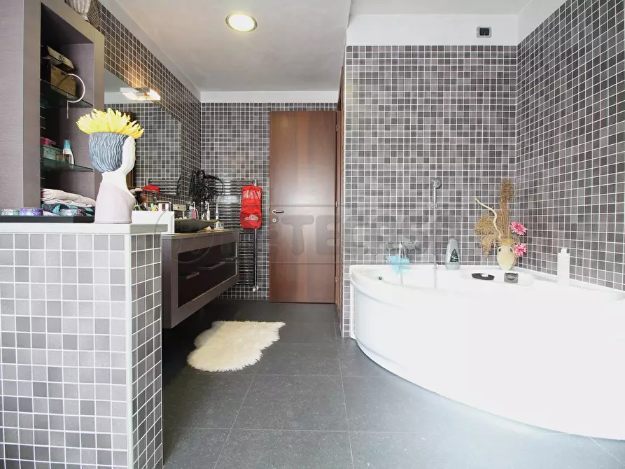 Immagine 20 di Appartamento in vendita  in VIALE DELL'INDUSTRIA 17 a San Giovanni Ilarione