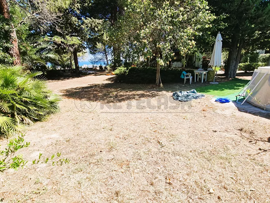 Immagine 27 di Villa in vendita  a Montesilvano