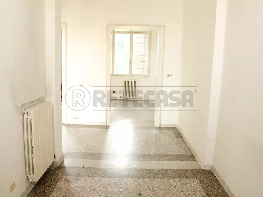 Immagine 3 di Locale commerciale in affitto  in Via Giovanni Gradenigo 2 a Padova