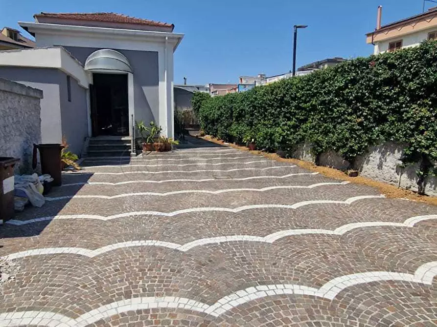 Immagine 1 di Locale commerciale in affitto  a Mercato San Severino