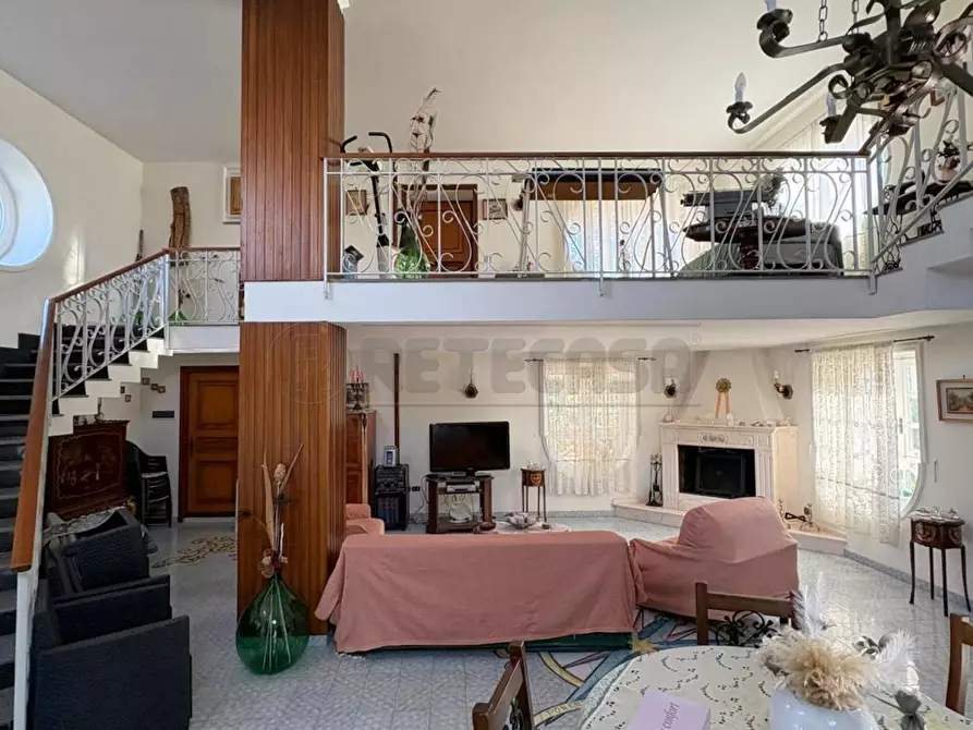 Immagine 8 di Villa in vendita  in Viale Cimabue 33 a Castel Volturno