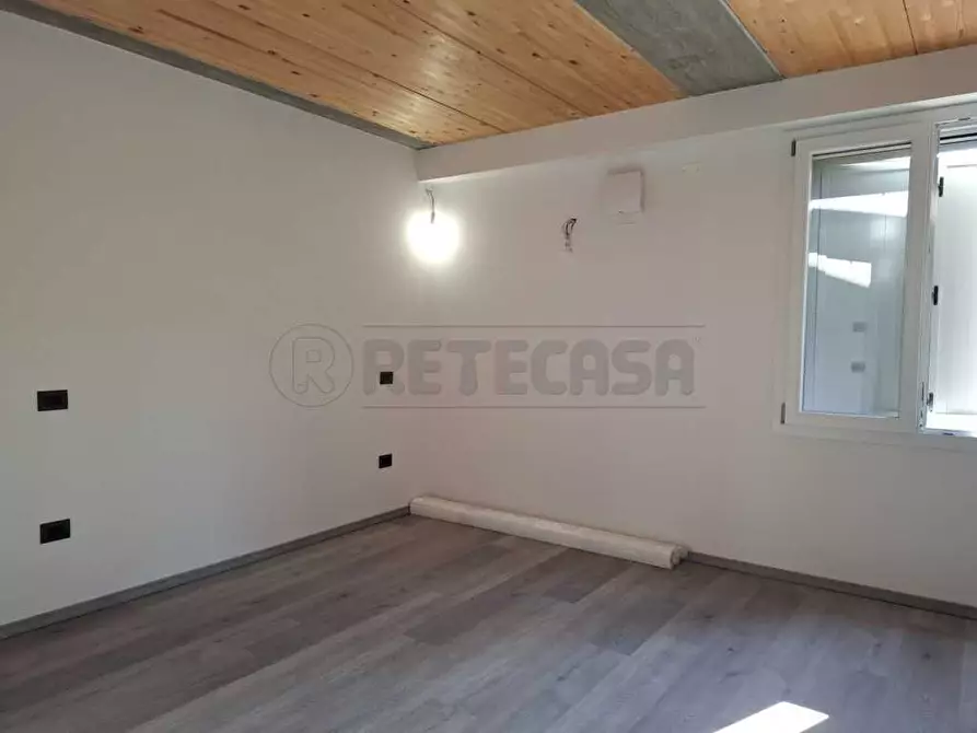 Immagine 7 di Trilocale in vendita  in Via Giosuè Carducci a Bondeno