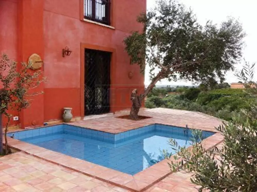 Immagine 4 di Villa in vendita  a Menfi