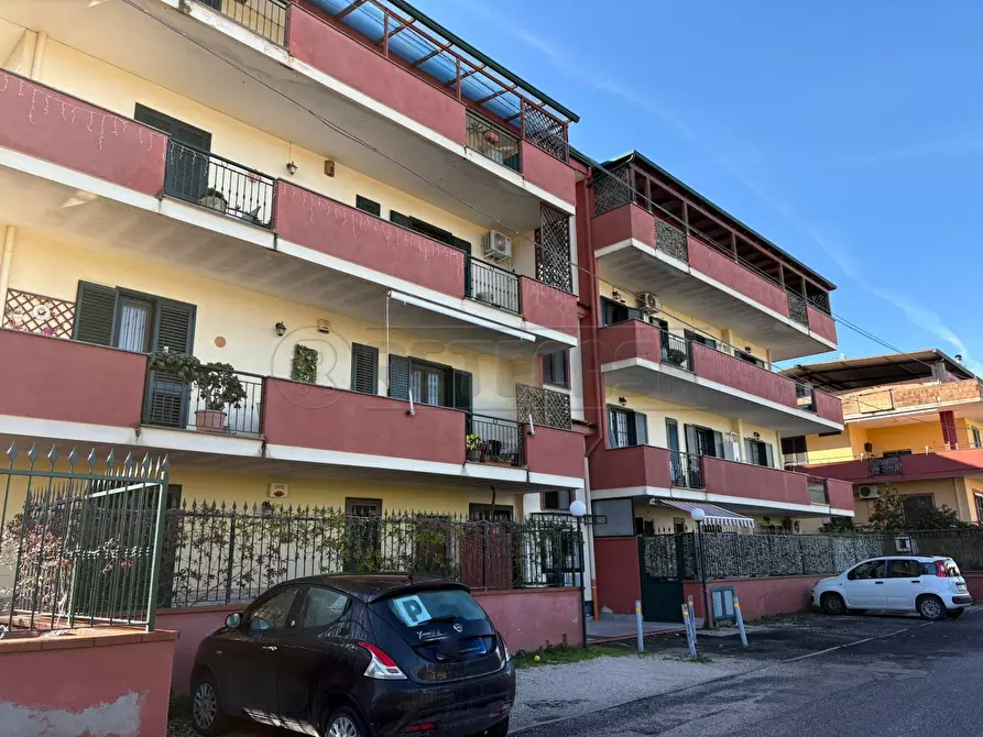 Immagine 3 di Trilocale in vendita  in Via Petrarca a Macerata Campania