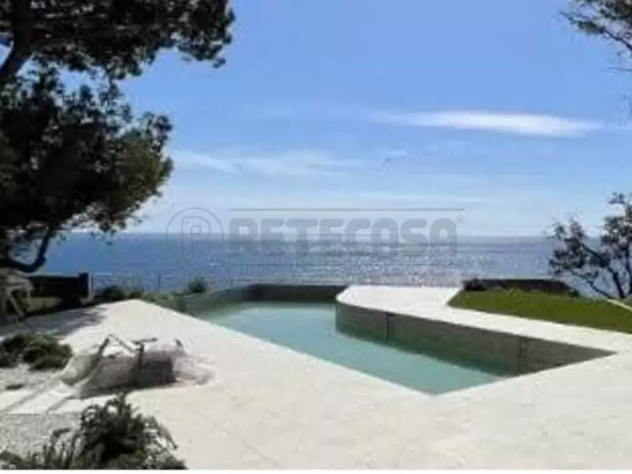 Immagine 26 di Villa in vendita  in Strada Statale 113, Snc a Termini Imerese