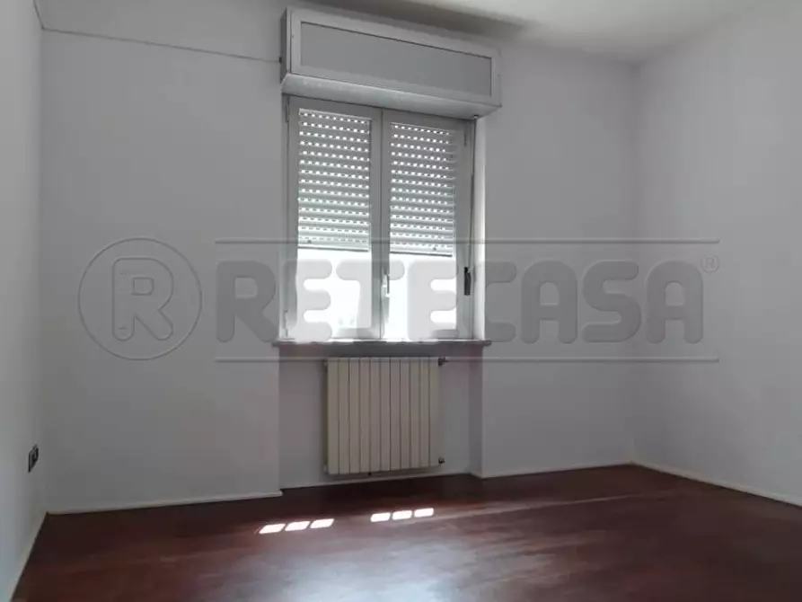 Immagine 11 di Pentalocale in vendita  in Via Eugenio Montale a Marcianise