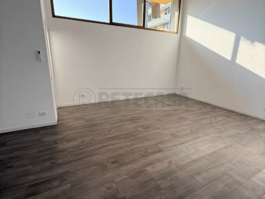 Immagine 3 di Locale commerciale in affitto  in Piazza G. Carli a Montecchio Maggiore