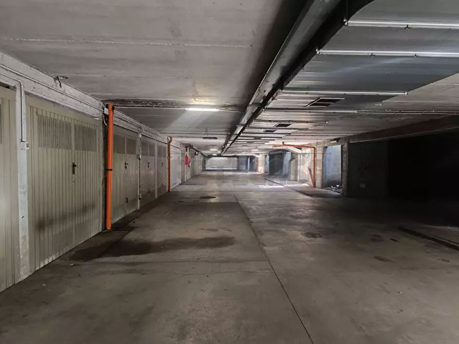 Immagine 3 di Garage in vendita  in Via Dante Ruffini a Cremona