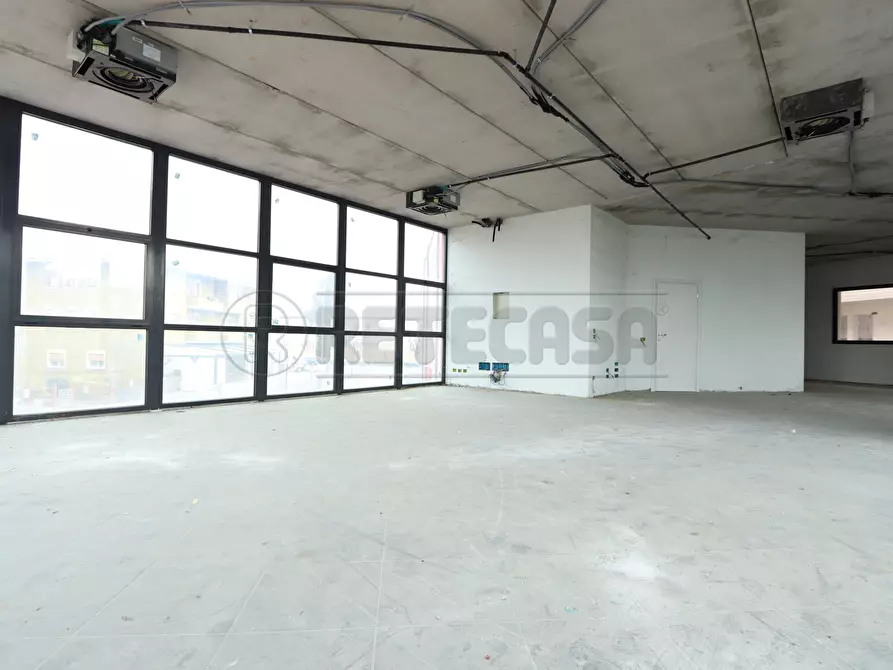 Immagine 46 di Ufficio in affitto  a Vicenza