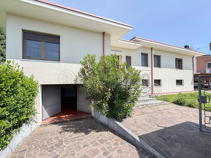 Immagine 12 di Villetta a schiera in vendita  in Via Carducci a Monticello Conte Otto