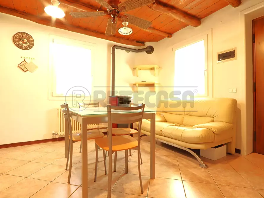 Immagine 3 di Porzione di casa in affitto  in Via Giovanni Falcone 12 a Arcugnano