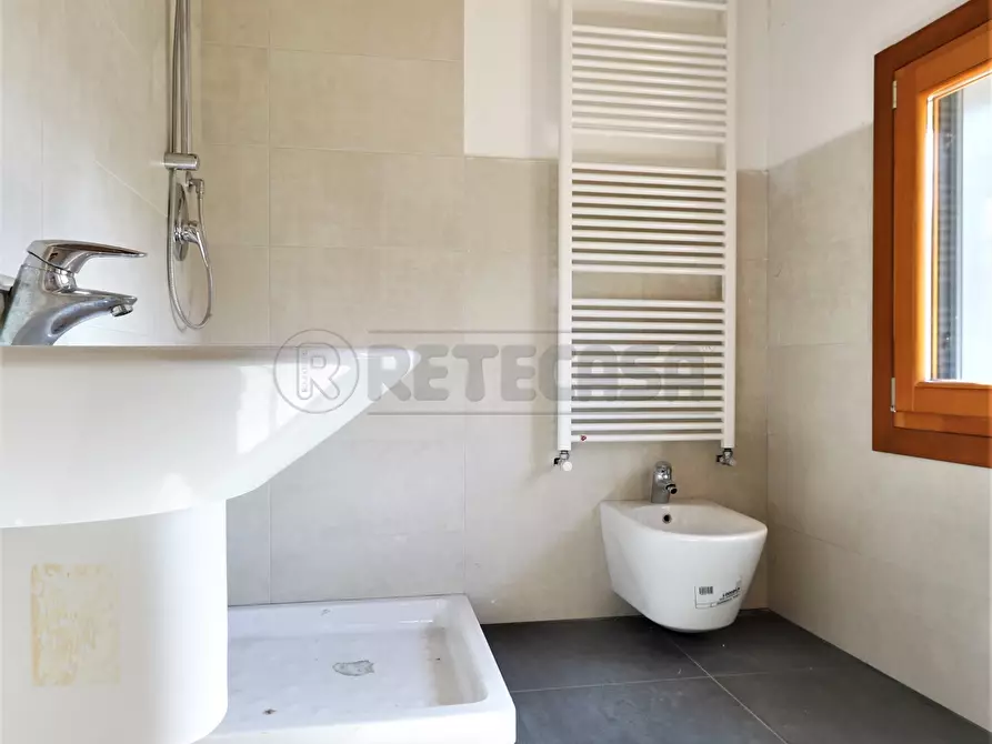 Immagine 39 di Ufficio in vendita  a Vicenza