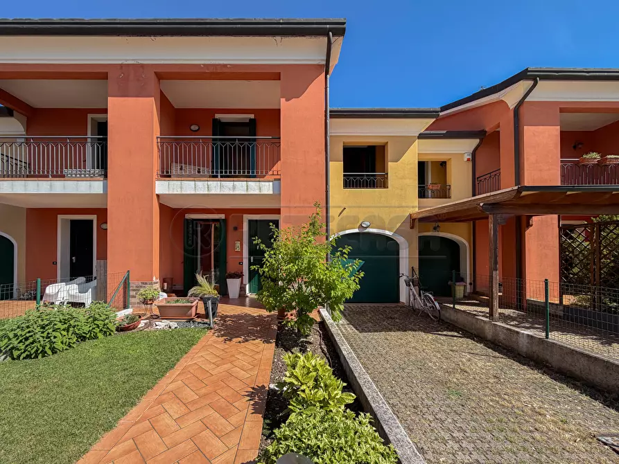 Immagine 1 di Porzione di casa in vendita  in Via Monte Summano a Costabissara