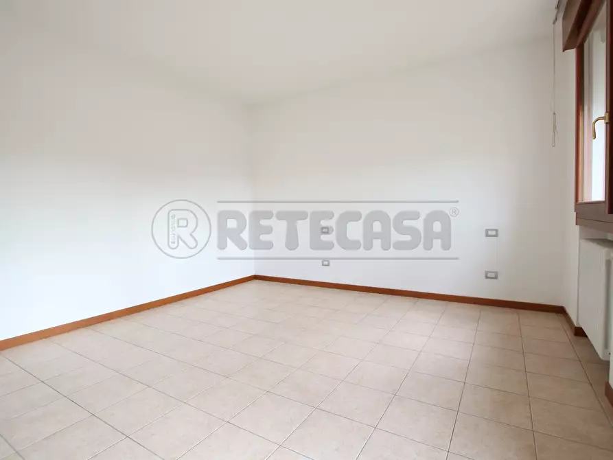 Immagine 10 di Bilocale in vendita  in Via Giovanni Falcone a Barbarano Mossano